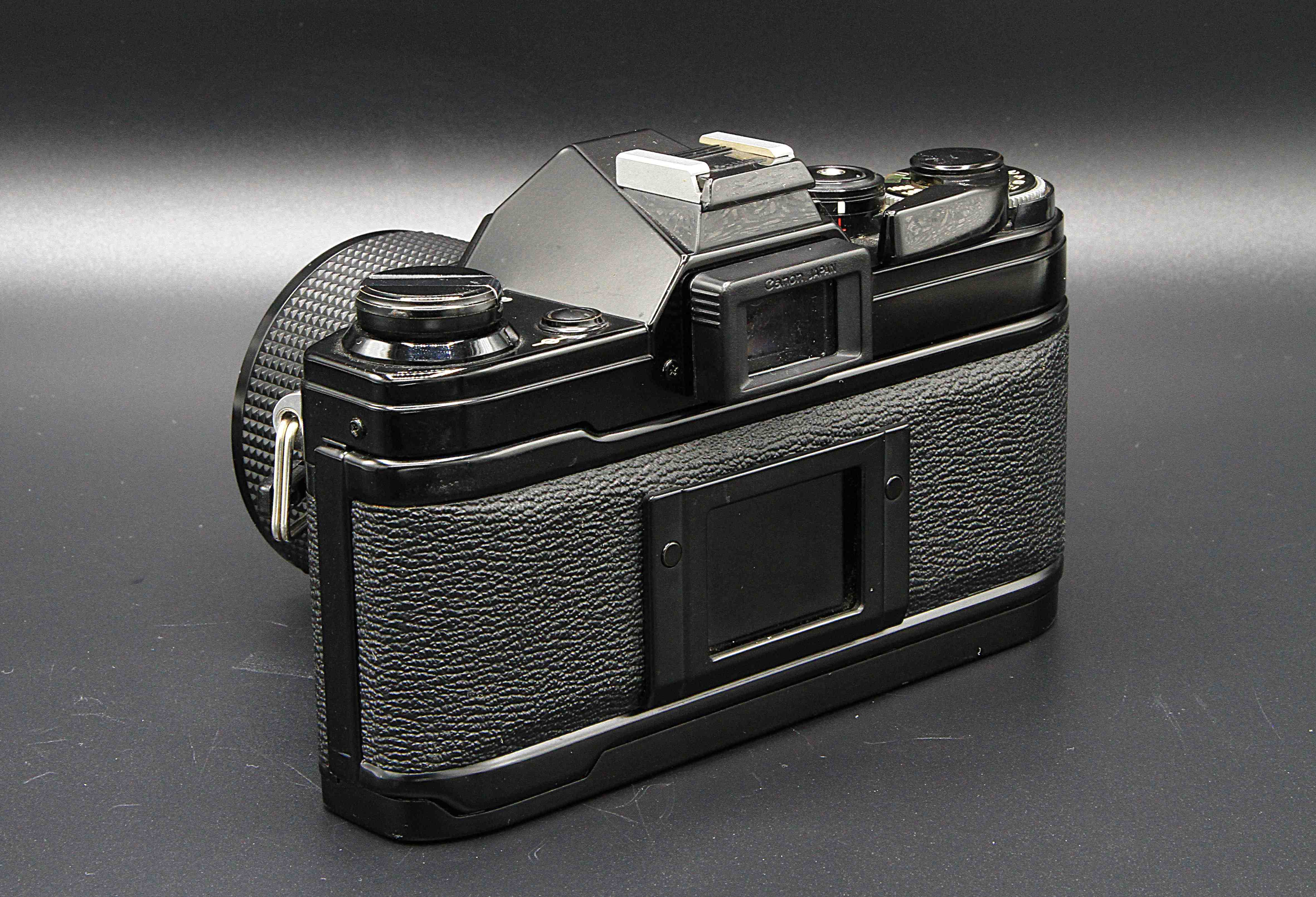 AE-1-Bk_05_rid