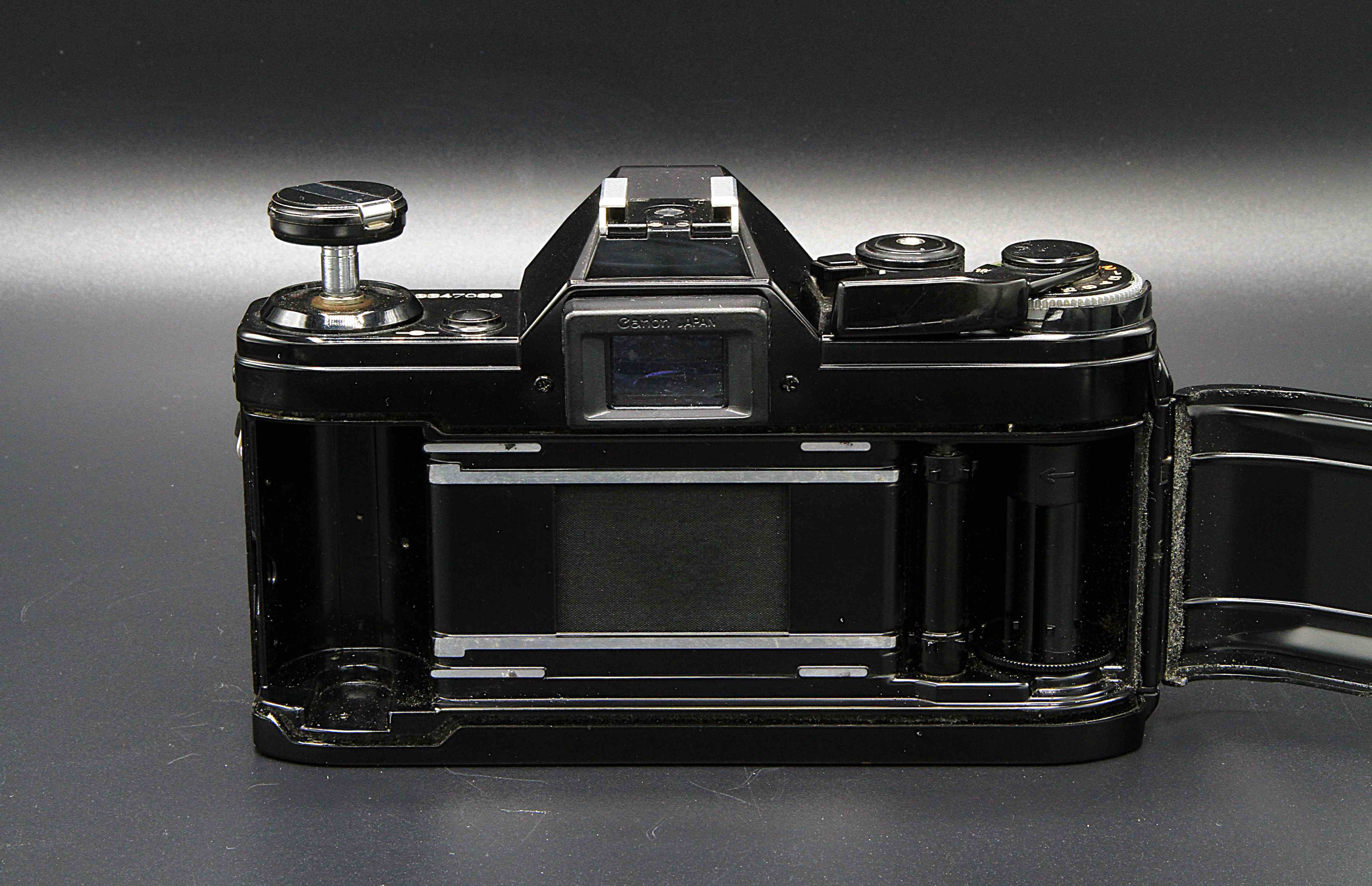 AE-1-Bk_08_rid