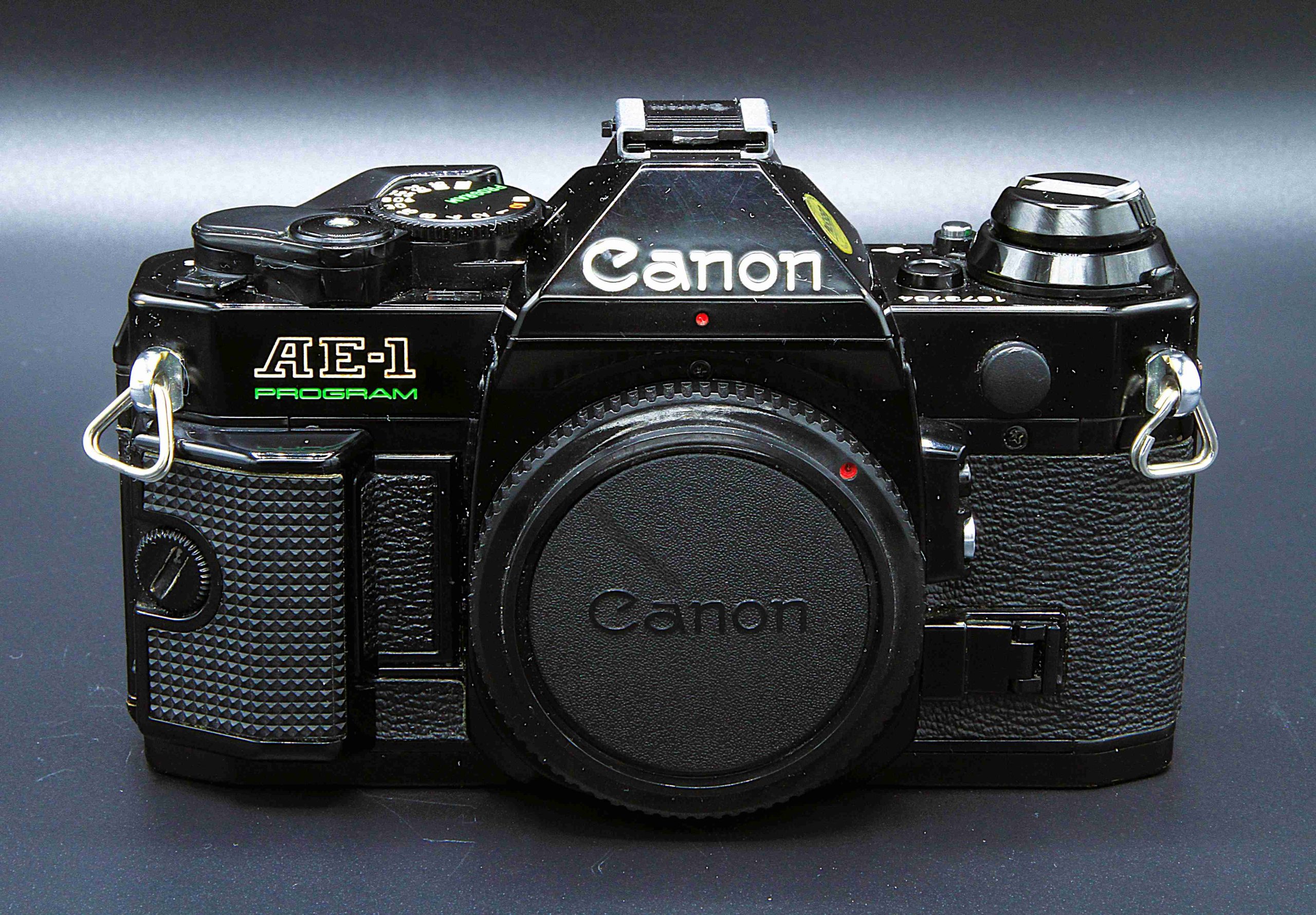 AE-1_Prog_Black_01_rid