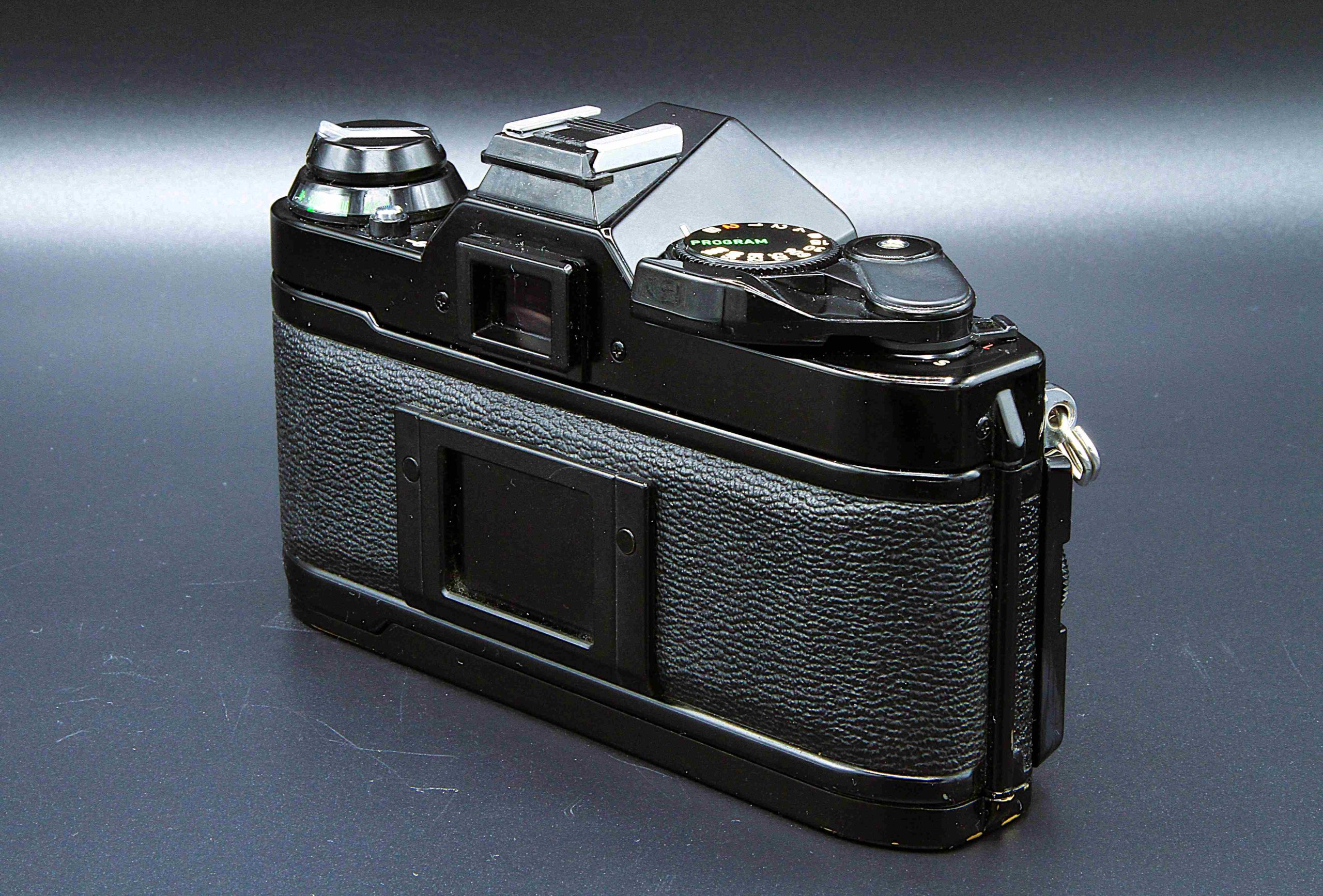 AE-1_Prog_Black_04_rid
